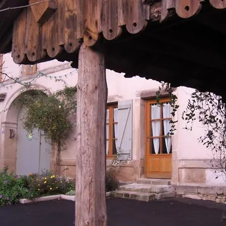 A Avec Cour Fleurie Et Barbecue - Fr-1-589-842 Feriehus