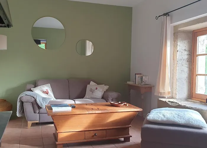 A Avec Cour Fleurie Et Barbecue - Fr-1-589-842 *