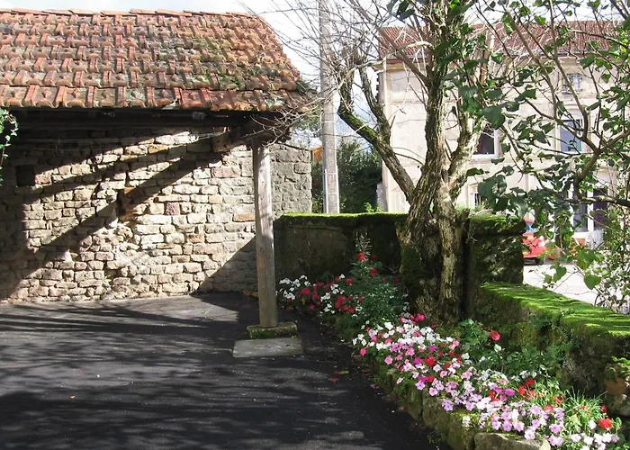 A Avec Cour Fleurie Et Barbecue - Fr-1-589-842 Prázdninový dům